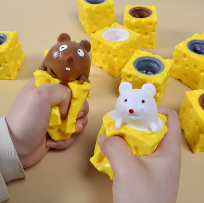 创意新款可爱奶酪老鼠杯发泄捏捏乐恶搞松鼠杯减压发泄挤压玩具24/盒六B25-4-2