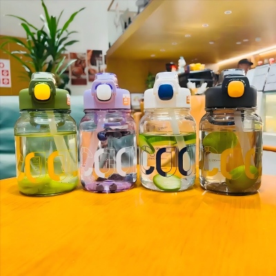1000ML-5816动感吸嘴杯太空杯 60/箱